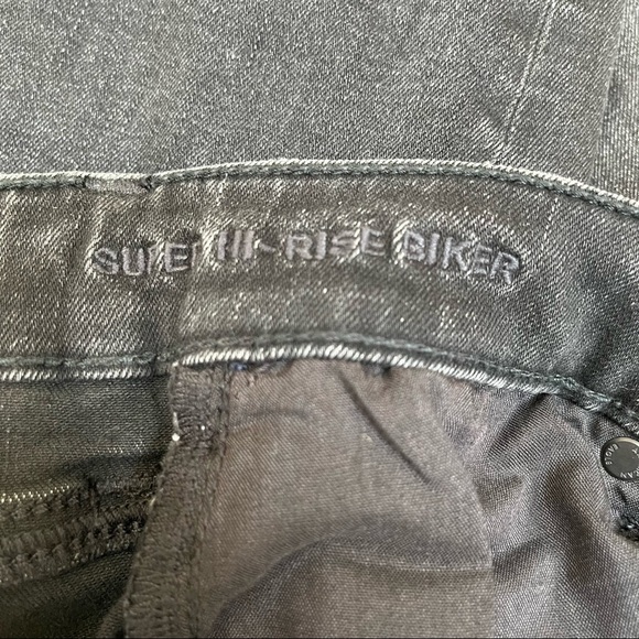 NWOT AEO super hi-rise biker denim shorts washed black distressed Bermuda Size 4 - Picture 7 of 8